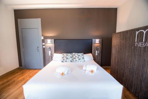 Habitación cuádruple del hotel Petit Palace Santa Cruz. Foto 4