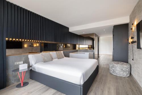 Jacuzzi Suite con Terraza del hotel Sb Bcn Events. Foto 3