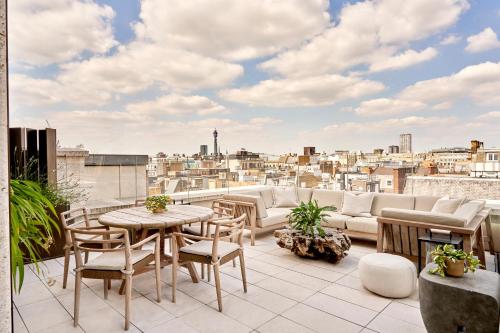 Suite Dover con terraza del hotel 1 Hotel Mayfair. Foto 8