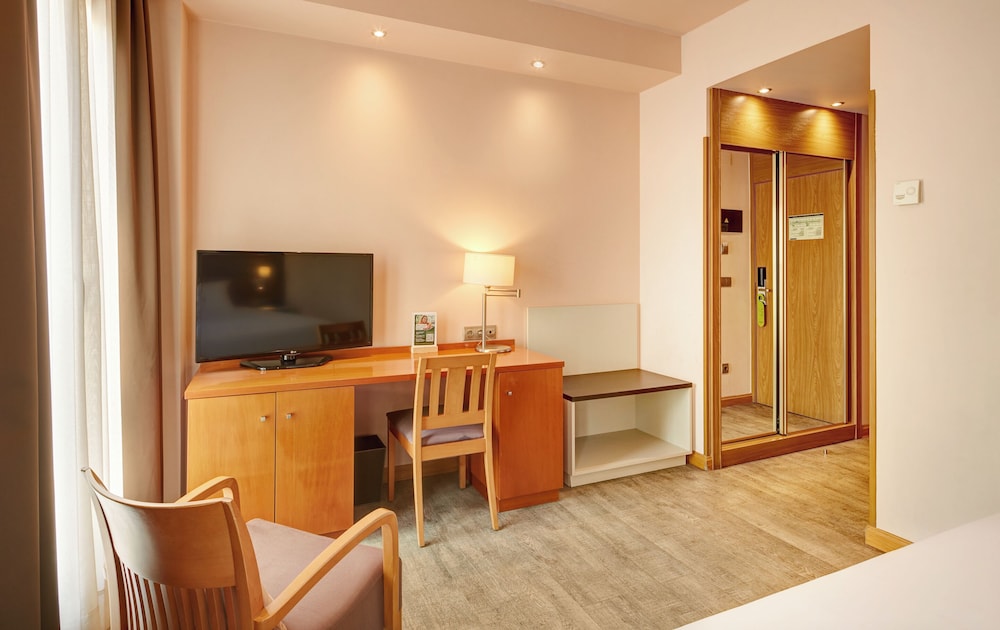 Habitación clásica doble del hotel Sercotel Alcalá 611. Foto 5