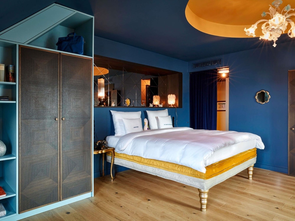 Suite Cisne del hotel 25hours The Royal Bavarian