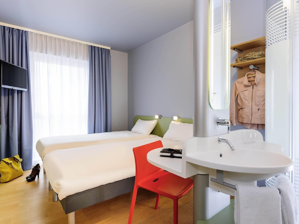 Habitación Doble con dos camas individuales del hotel Ibis Budget Bamberg. Foto 1