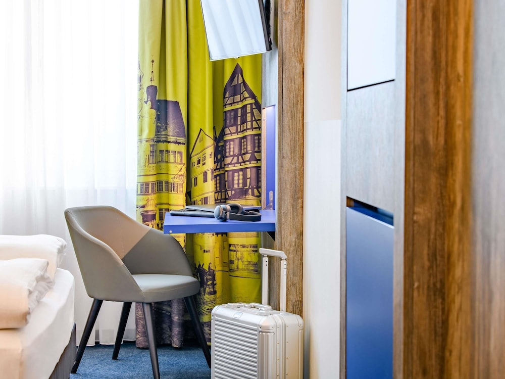 Habitaciones Dobles Todo Confort: 1 cama doble (160 x 200 cm) del hotel Ibis Styles Tubingen. Foto 3