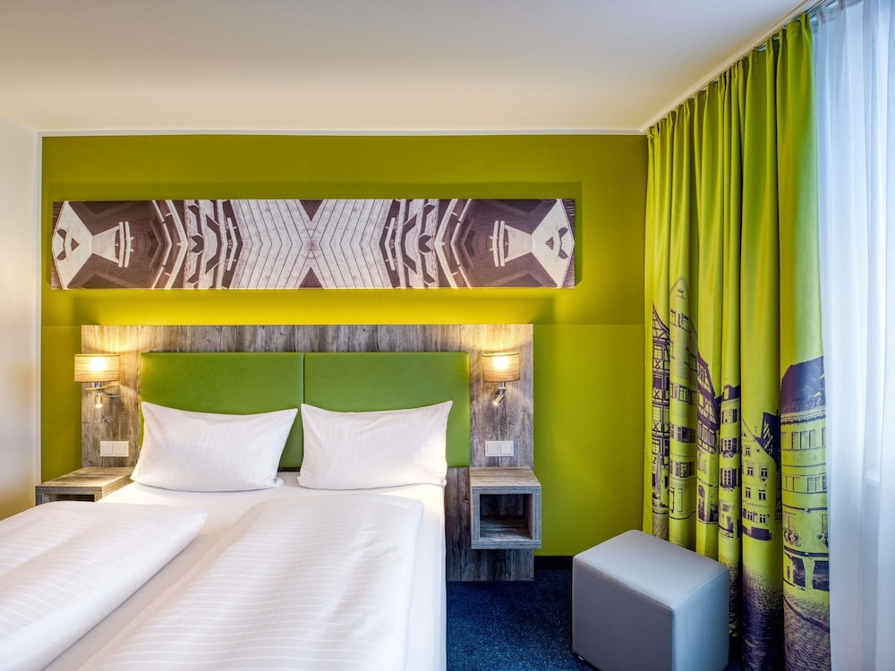 Habitaciones Dobles Todo Confort: 1 cama doble (160 x 200 cm) del hotel Ibis Styles Tubingen. Foto 5