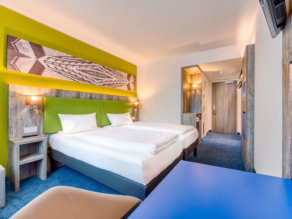 Habitación doble con dos camas individuales: 2 camas individuales (90 x 200 cm) del hotel Ibis Styles Tubingen. Foto 2