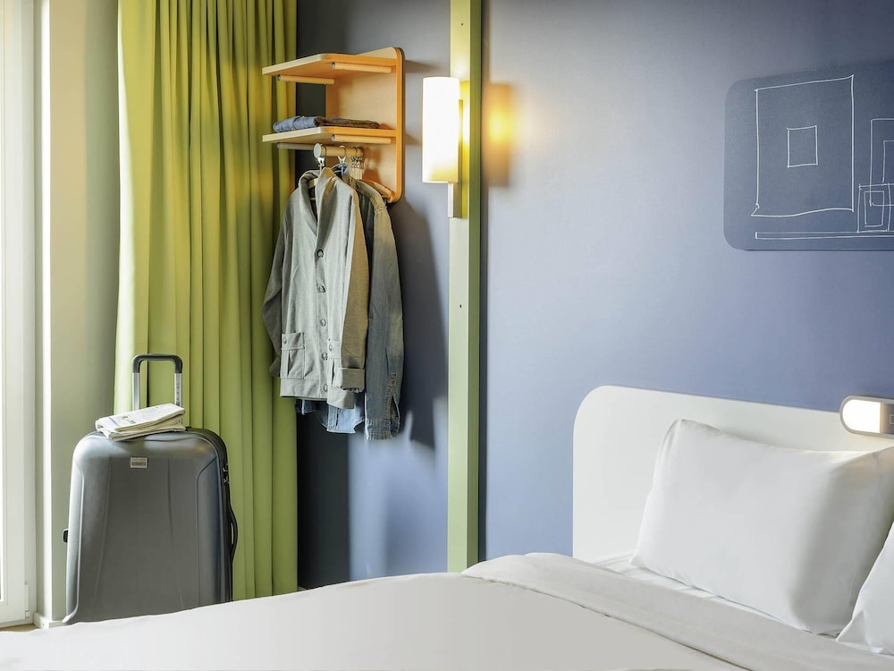 Habitación Doble del hotel Ibis Budget Konstanz. Foto 1