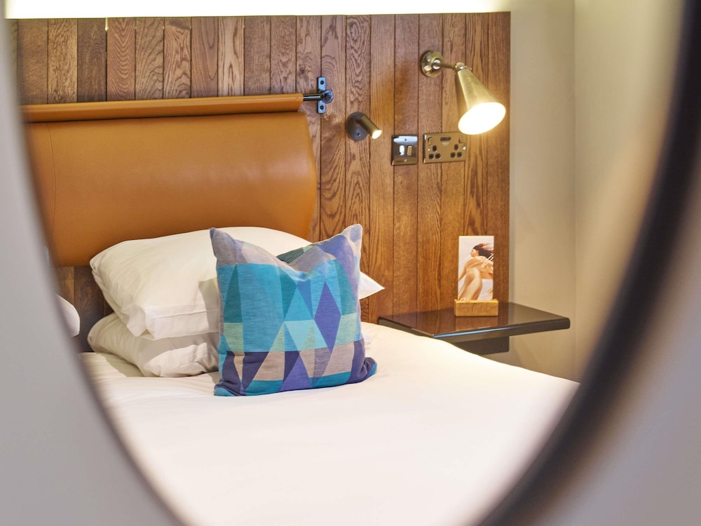 Habitación Doble Estándar - 1 cama doble del hotel Mercure Barnsley Tankersley Manor. Foto 6