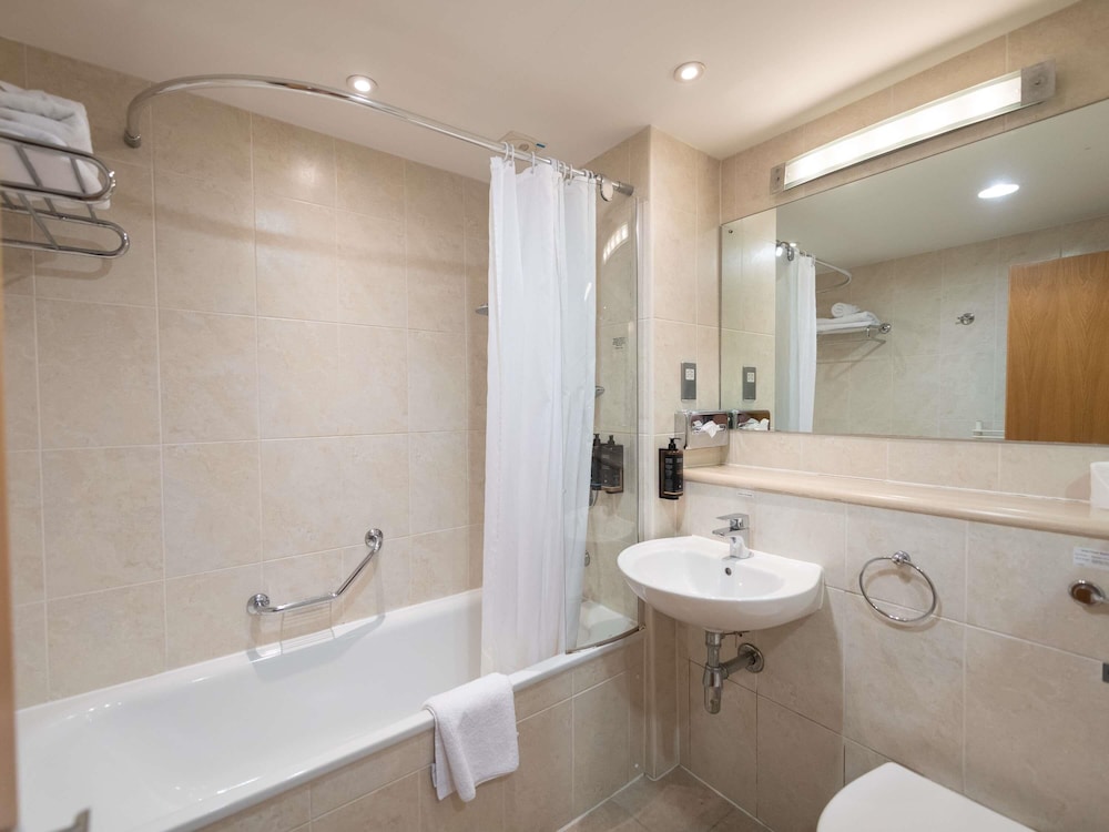 Habitación Doble Estándar - 1 cama doble del hotel Mercure Barnsley Tankersley Manor. Foto 10