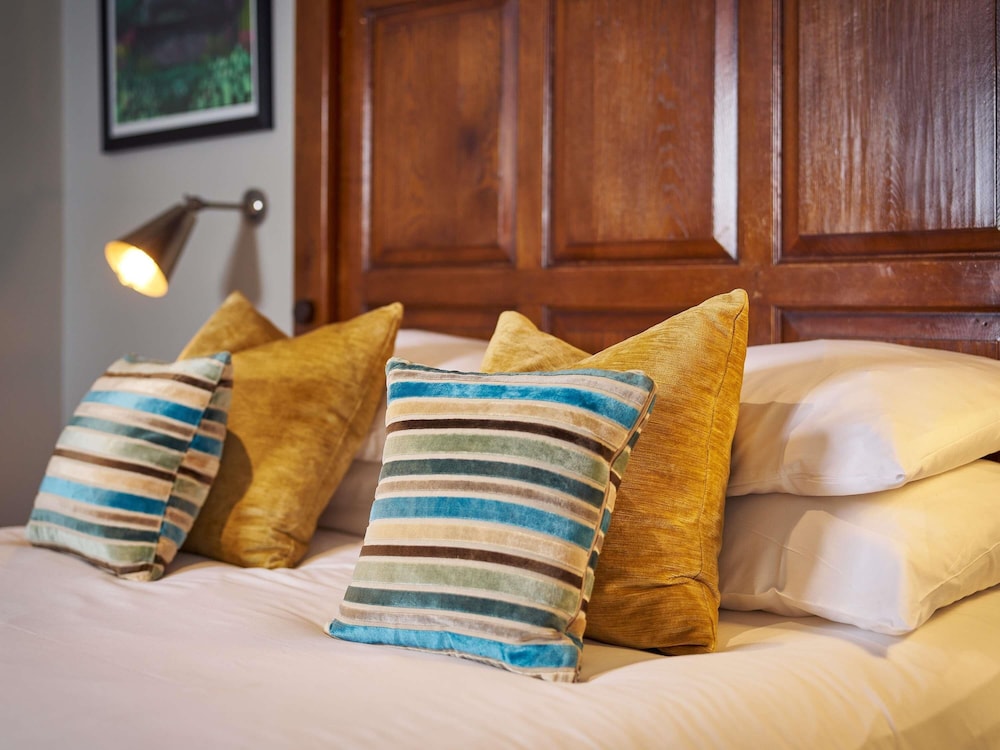 Suite Junior con 1 cama doble del hotel Mercure Barnsley Tankersley Manor. Foto 4