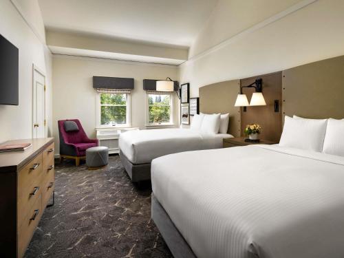 Deluxe Queen Room with Two Queen Beds and Roll - In Shower - Garden View del hotel Fairmont Sonoma Mission Inn and Spa