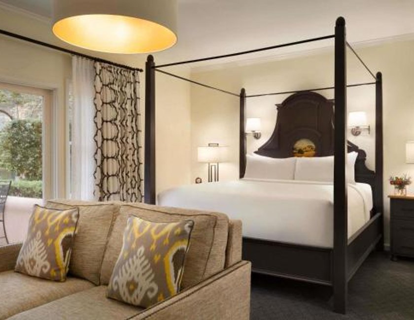 Vineyard King Suite with Sofa Bed and Hot Tub - Patio/Fireplace/Garden View del hotel Fairmont Sonoma Mission Inn and Spa. Foto 2