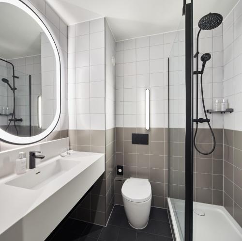 Habitación Doble Estándar del hotel Leonardo Dublin Christchurch. Foto 7