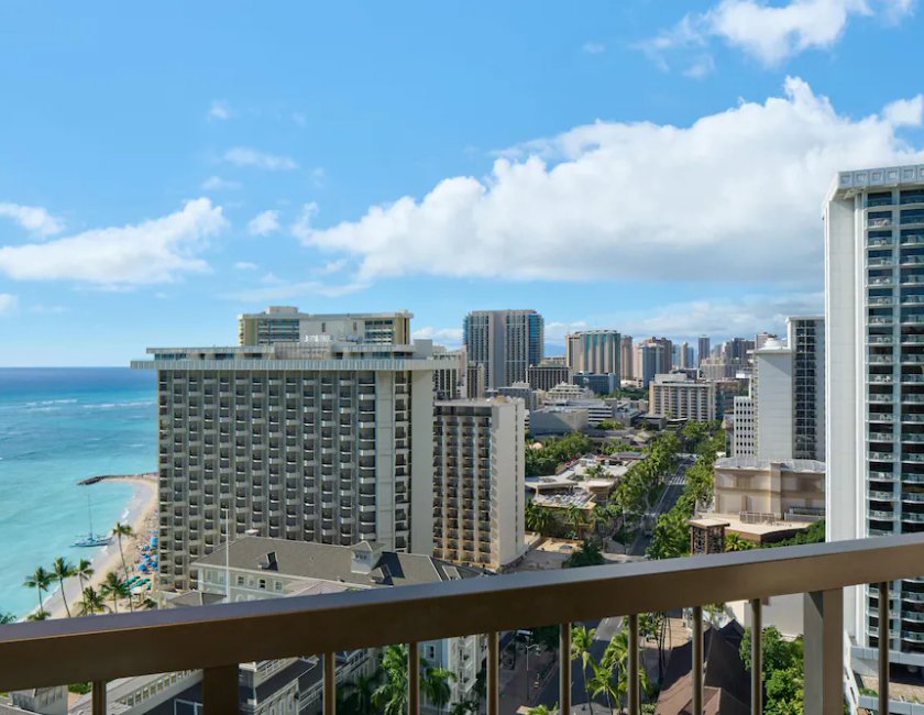 Suite junior, 1 cama de matrimonio grande con sofá cama, vistas al mar del hotel Hyatt Regency Waikiki Beach Resort and Spa. Foto 11