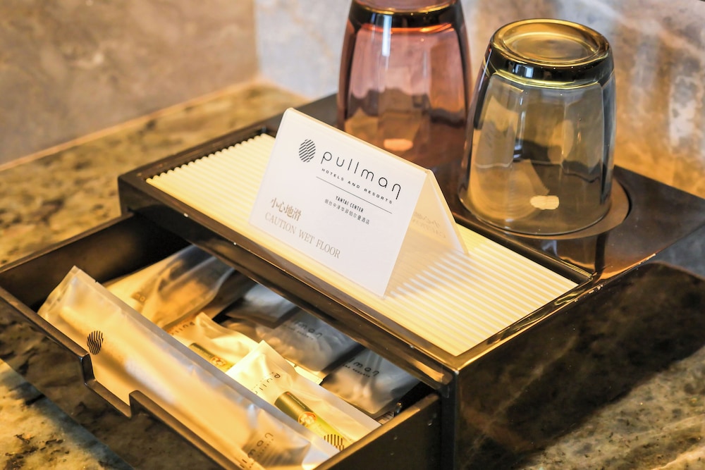 HABITACIÓN SUPERIOR, Una Cama King, Vistas al Mar del hotel Pullman Yantai Center. Foto 2