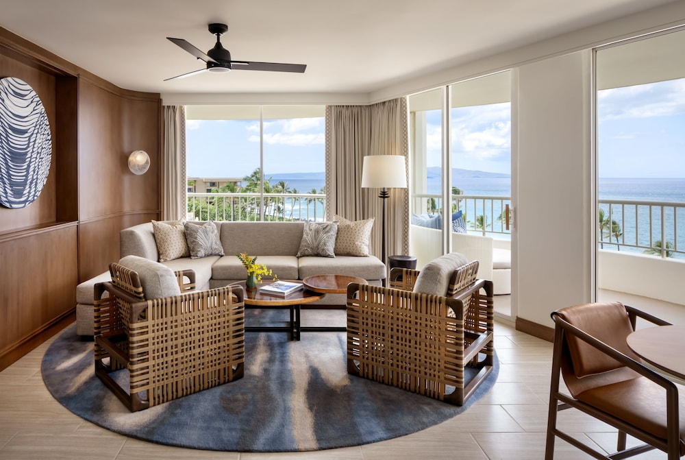 Suite Panorámica, 1 habitación, Suite de esquina Kilohana (1 cama King) del hotel The Fairmont Kea Lani. Foto 4