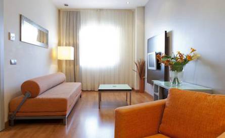 Junior suite del hotel Hotel y Apartamentos Vertice Sevilla Aljarafe. Foto 1