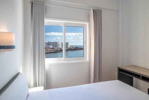 Habitación Doble con vistas al mar del hotel Médano. Foto 5