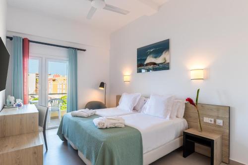 Habitación Doble Superior con vistas al mar del hotel Médano. Foto 9