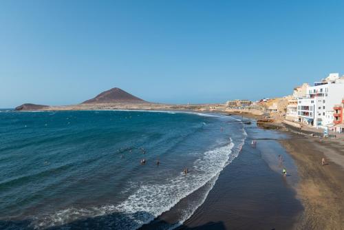 Habitación Doble Deluxe con balcón y vistas al mar del hotel Médano. Foto 5