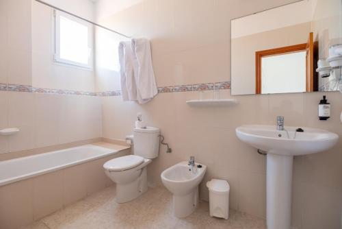 Habitación Doble con vistas al mar del hotel Médano. Foto 4