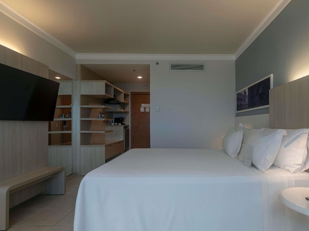 Habitación Superior con 1 cama doble del hotel Mercure Salvador Rio Vermelho. Foto 2
