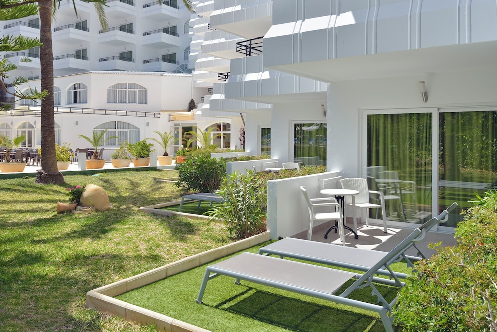 Estudio Premium con Jardín del hotel Sol Lunamar Palmanova – Adults Only. Foto 1