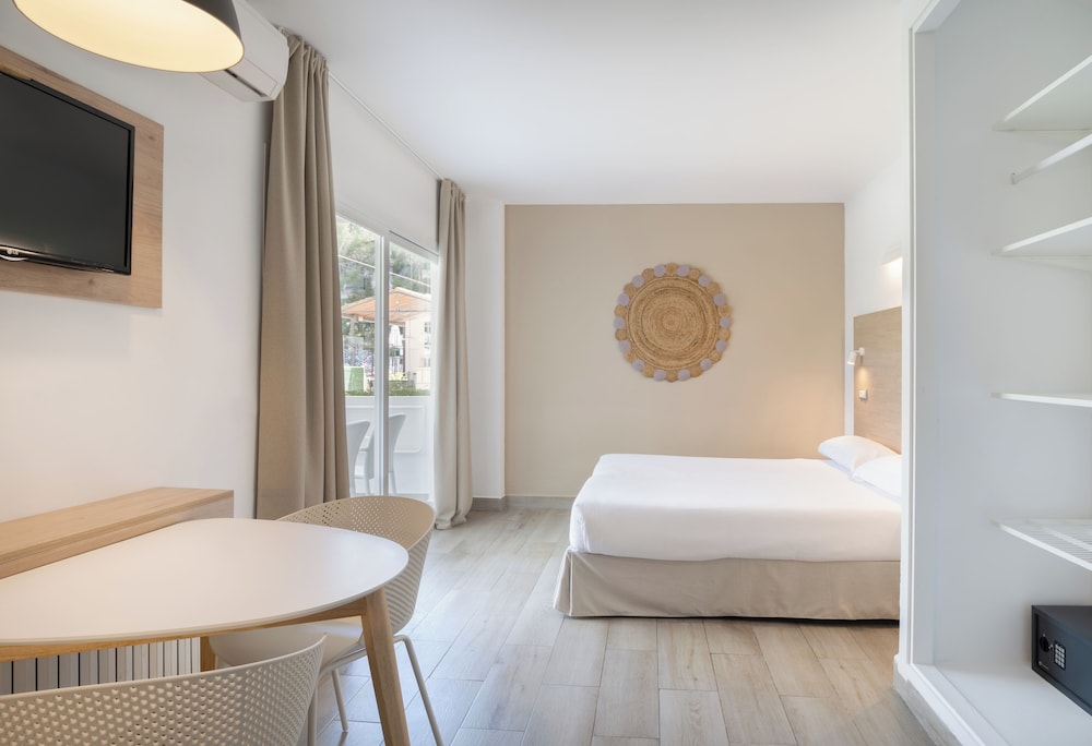 Estudio Premium con Jardín del hotel Sol Lunamar Palmanova – Adults Only. Foto 2