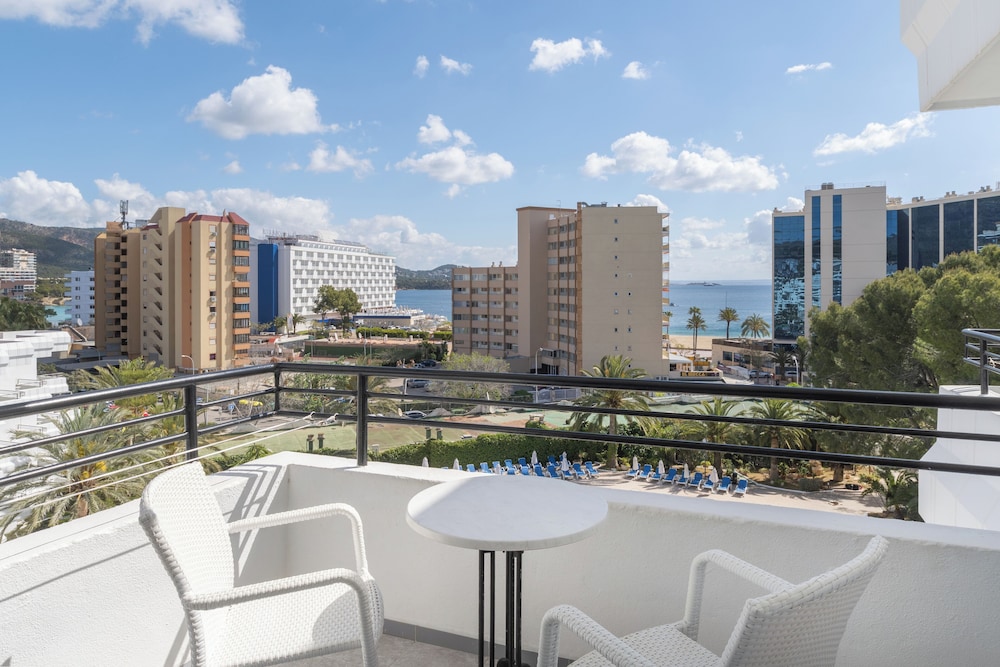 Estudio Premium con vistas parciales al mar del hotel Sol Lunamar Palmanova – Adults Only