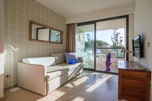 Junior suite Con Cocina Sofá Cama incluido 2 Camas individuales del hotel Estival Isla Cristina