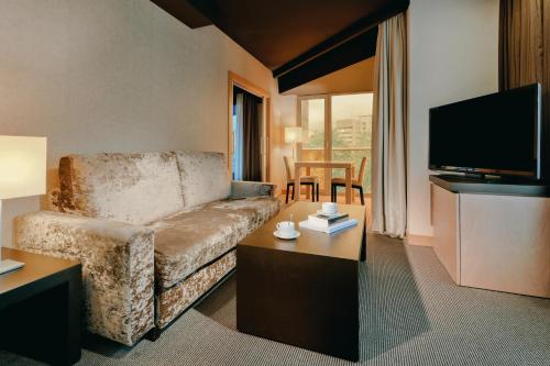 Suite Junior con vistas del hotel Hesperia Bilbao. Foto 3