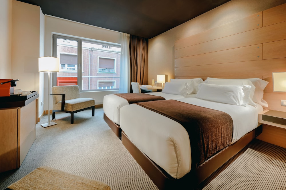 Habitación Estandar del hotel Hesperia Bilbao. Foto 1