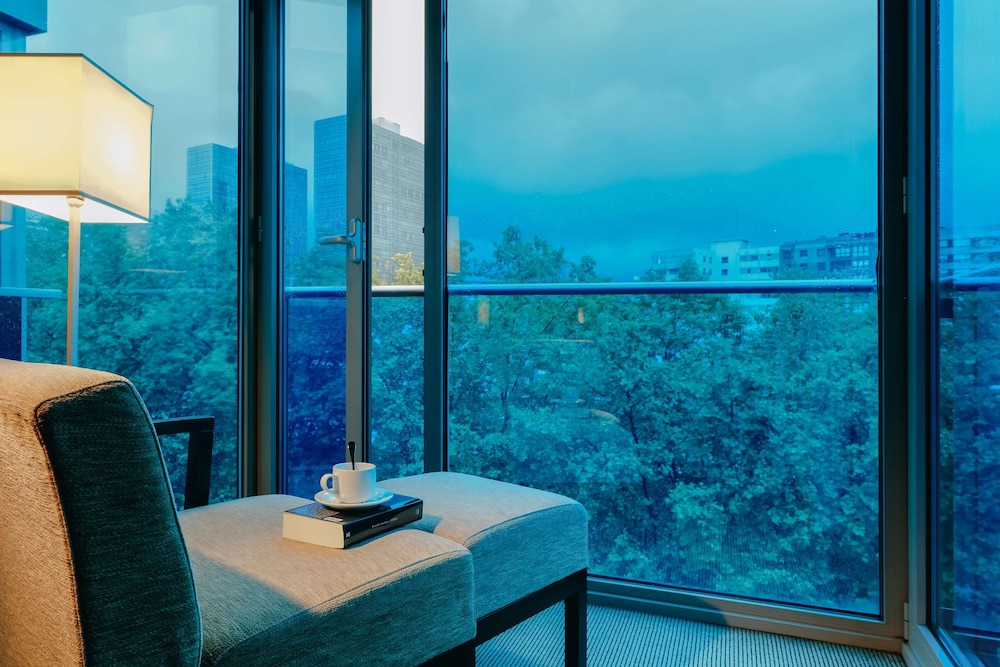 Habitación superior, vistas al río del hotel Hesperia Bilbao. Foto 4