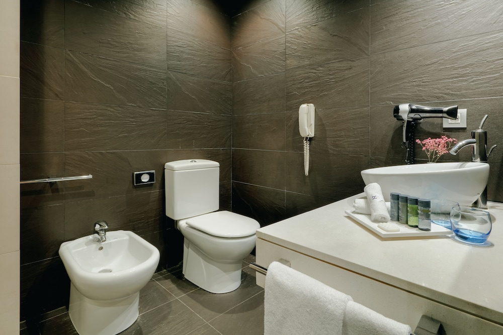 Suite Junior del hotel Hesperia Bilbao. Foto 5