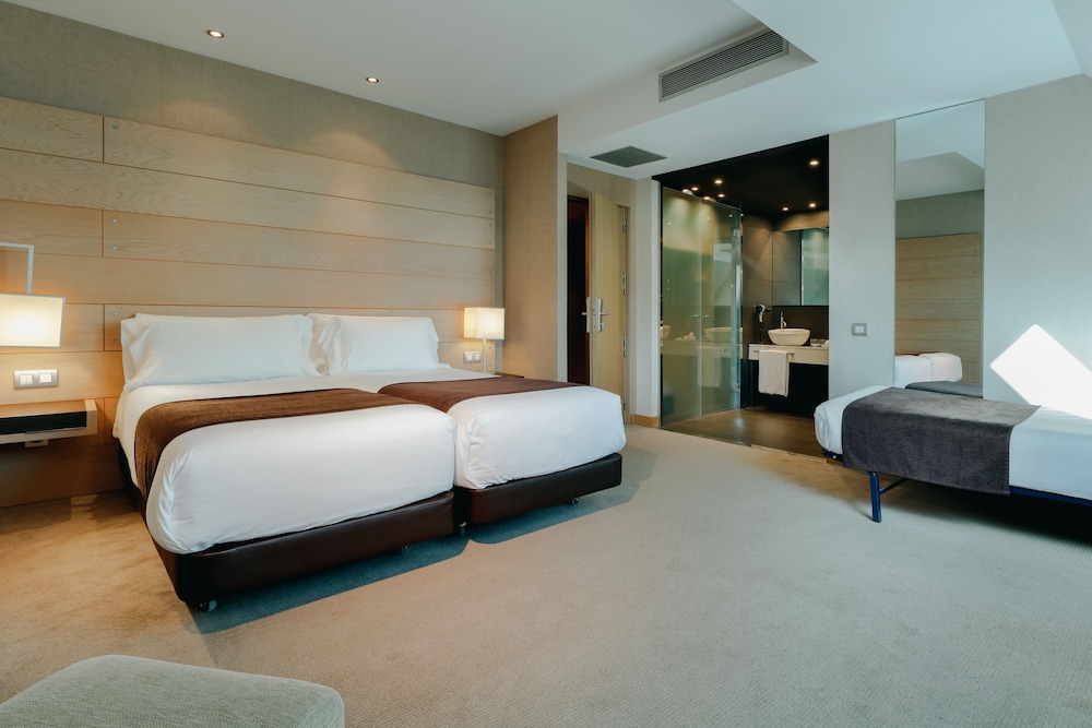 Habitación estándar (extra bed 2 adults + 1 child) del hotel Hesperia Bilbao