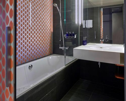Habitación Premium del hotel Radisson Blu , Lucerne. Foto 6