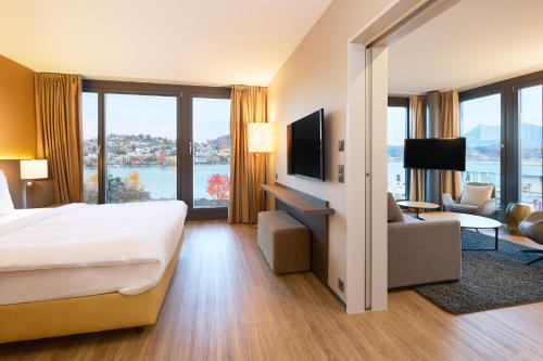 Suite - Junto al lago del hotel Radisson Blu , Lucerne. Foto 2