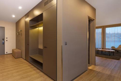 Suite - Junto al lago del hotel Radisson Blu , Lucerne. Foto 4