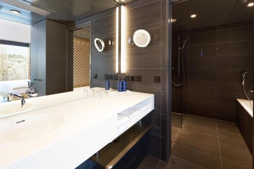 Suite - Junto al lago del hotel Radisson Blu , Lucerne. Foto 6