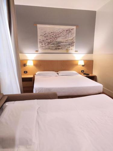Habitación Triple del hotel Aphrodite. Foto 3
