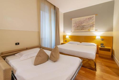 Habitación Triple del hotel Aphrodite. Foto 6