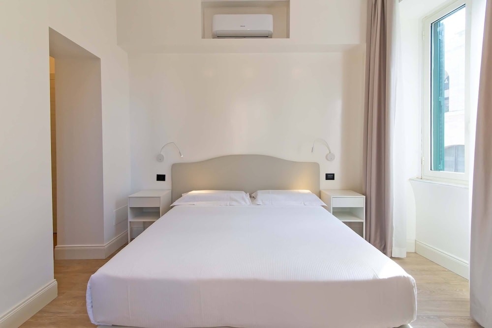 Habitación con 1 cama doble o 2 individuales, en edificio anexo del hotel Aphrodite. Foto 1