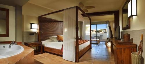 Suite Junior Deluxe Privilege del hotel Catalonia Royal Bavaro - Adults Only - All Inclusive. Foto 4