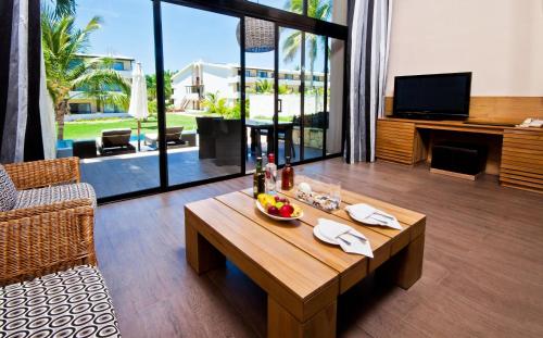 Suite Dúplex Privileged con piscina (Villa) del hotel Catalonia Royal Bavaro - Adults Only - All Inclusive. Foto 2