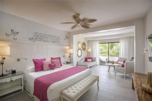 Suite Junior Deluxe Privileged Romance del hotel Catalonia Royal Bavaro - Adults Only - All Inclusive