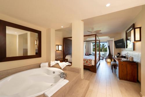 Suite Junior Premium del hotel Catalonia Royal Bavaro - Adults Only - All Inclusive
