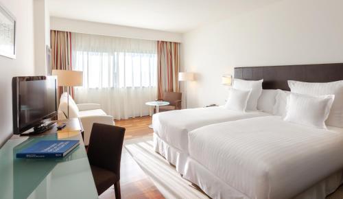 Habitación doble Vista Montaña del hotel Occidental Aranjuez. Foto 1