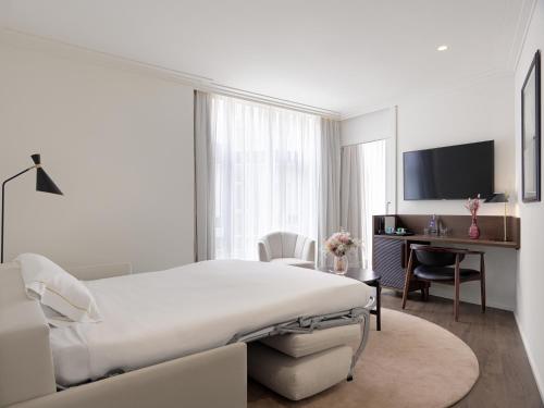 Suite Deluxe del hotel H10 Casanova. Foto 11