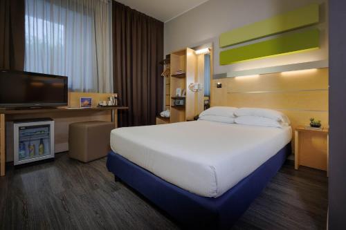 Habitación Doble Superior del hotel IH HOTELS MILANO GIOIA. Foto 4
