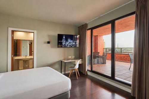 Habitación Doble con terraza del hotel Rice Bulevar. Foto 6