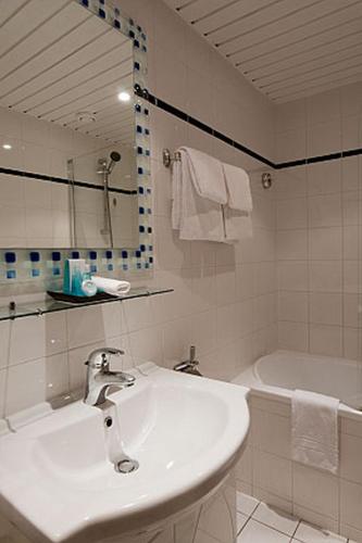 Habitación Individual del hotel Opera Deauville. Foto 1